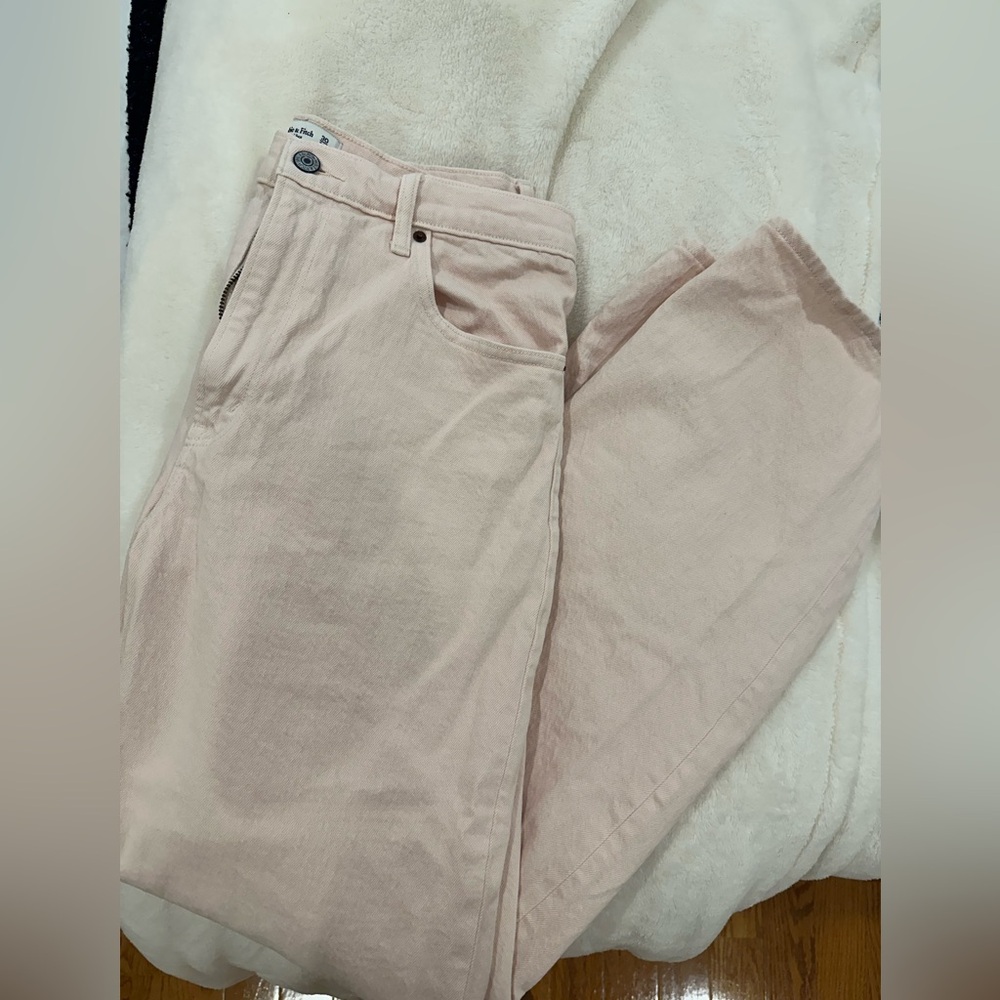 New! Abercrombie & Fitch Light Pink 90s High Relaxed Jean High Rise, 10R